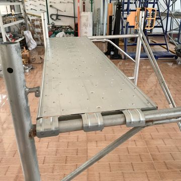 Scaffolding plank / scaffolding board