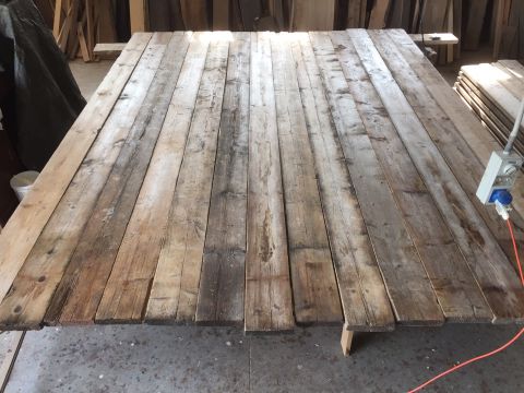 I SELL USED SCAFFOLDING BOARDS FIRST PATINA LENGTH 4 MT. WIDTH 22/24 CM. THICKNESS 4 CM.