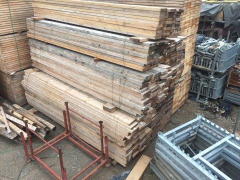 I SELL NO. 2000 WOODEN SCAFFOLDING BOARDS USED ONLY IN ONE CONSTRUCTION SITE