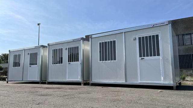 Prefabricated one-piece cubicles for prompt delivery - From 3 to 12 meters - With bathroom, shower and climate - Office, changing room, guard