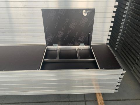 YENİ 127m&sup2; &Ccedil;elik iskele 8.5m x 15m Plettac SL70 sistemi ile uyumlu Hızlı teslimat