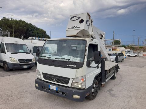 LKW Mitsubishi Fuso Canter (SOCAGE 28 m)