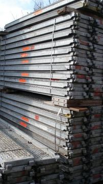 Set completo di 100 m&sup2; di ponteggi multidimensionali LAYHER