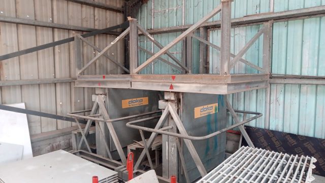 Testata da tavolo Doka 30 + Carrello Doka + Telaio di rialzo Doka + Forca di trasloco Doka da 1,5 t