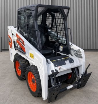 Kompaktowa ładowarka Bobcat S100 z 2024 r.