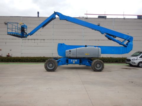 Selbstfahrende Teleskopb&uuml;hne GENIE Z135/70, Baujahr 2008