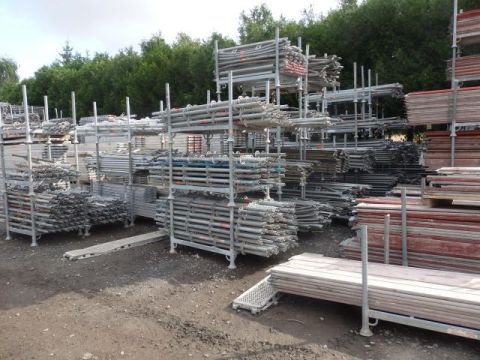 Used LAYHER Universal Multidirectional Scaffolding &ndash; Complete set of 300 m&sup2;. 
