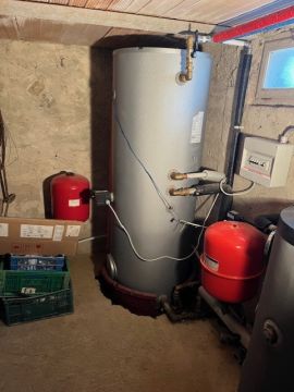 Riello RBC-HP 300 1S Water Heater (300 L - 2024) + Cordivari 4 kW Heating Element with Thermostat