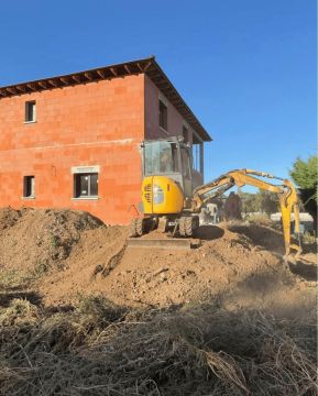 Komatsu Tracked Excavator