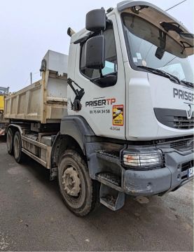 6x4 dump truck with driver (France)