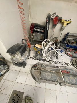 CLEARING OUT A CONSTRUCTION WAREHOUSE &ndash; EQUIPMENT AND MATERIALS &ndash; ROME