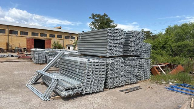 Manufacturer of Facade Frame Scaffolding