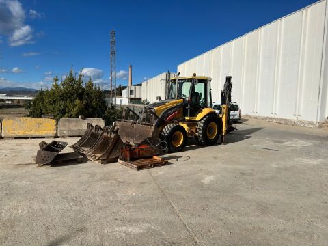 2006 Volvo BL71 Backhoe Loader &ndash; Fully Equipped with Hydraulic Hammer