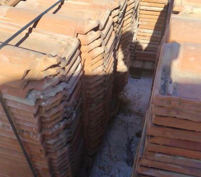 Used Portuguese roof tiles