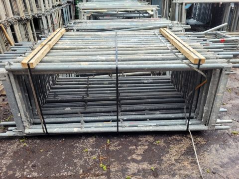 Used scaffolding 4000m2