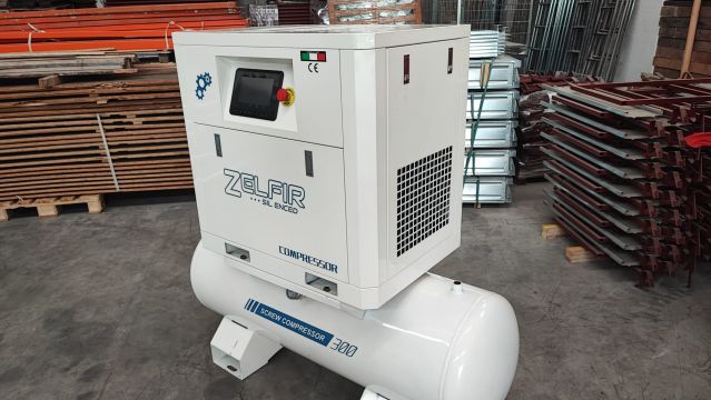 Šroubový kompresor s tlumičem ZELFIR HV 7-5G na prodej