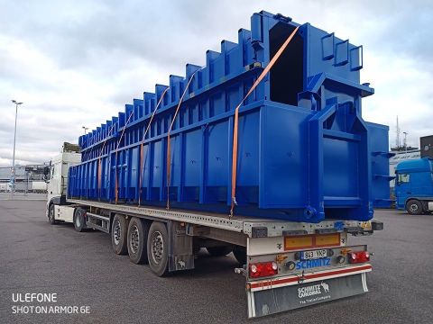 Design and manufacturing of hook lift roll-off containers and of metal structures