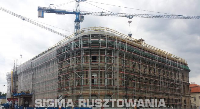 Sigma 70P facade scaffold - 255 m2 with wooden platforms. Direct from the manufacturer.
