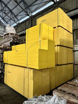 Нови жълти дървени панели за строителството - Първи избор