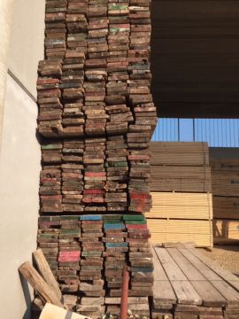 Verkoop van houten steigerplanken