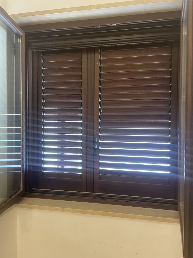 Shutters , window, mosquito net (600.00 € / 1 pcs)